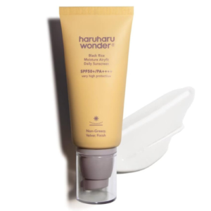 Haruharu Wonder Black Rice Moisture Airyfit Daily Sunscreen SPF50+ PA++++ | Lightweight Korean Sunscreen with Black Rice, Niacinamide & Heartleaf | No White Cast, Hydrating UV Protection for All Skin Types | 50ml